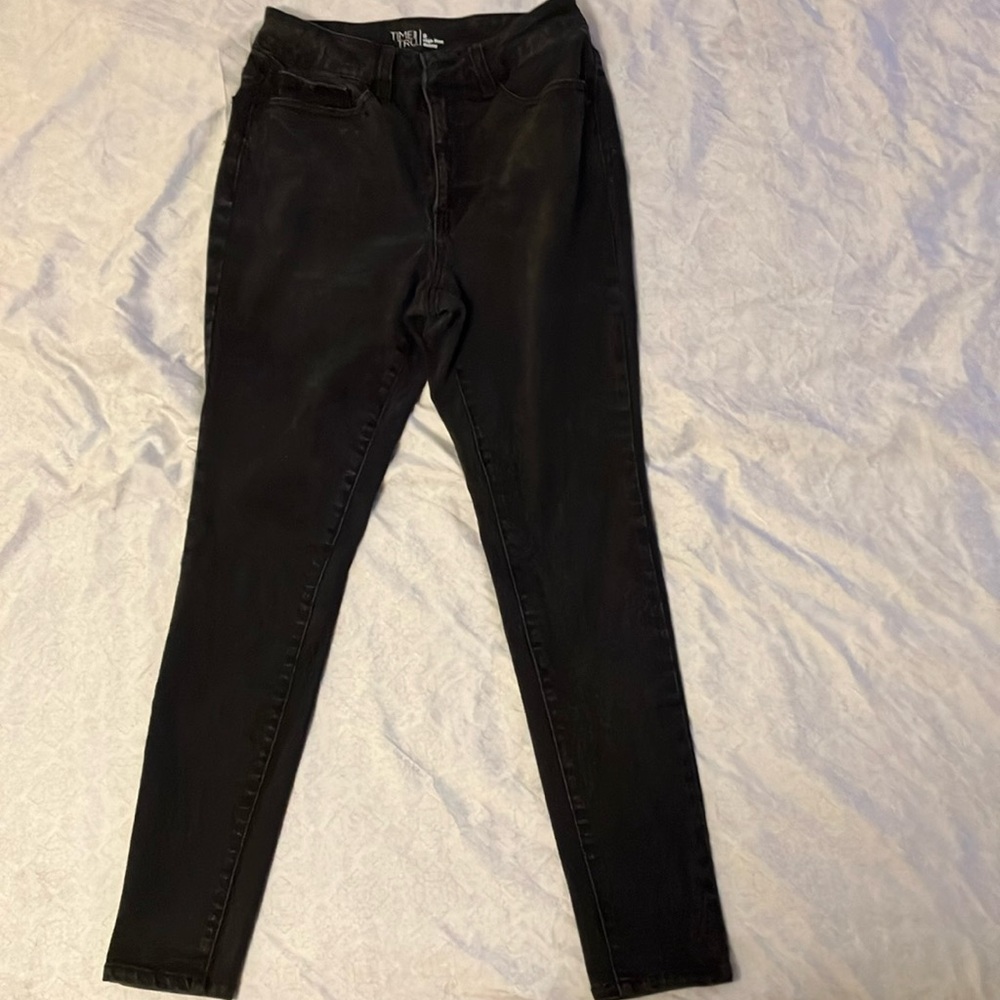 #14 - Women’s Time And Tru High Rise Skinny Jeans - Size 8 - Very Good Condition